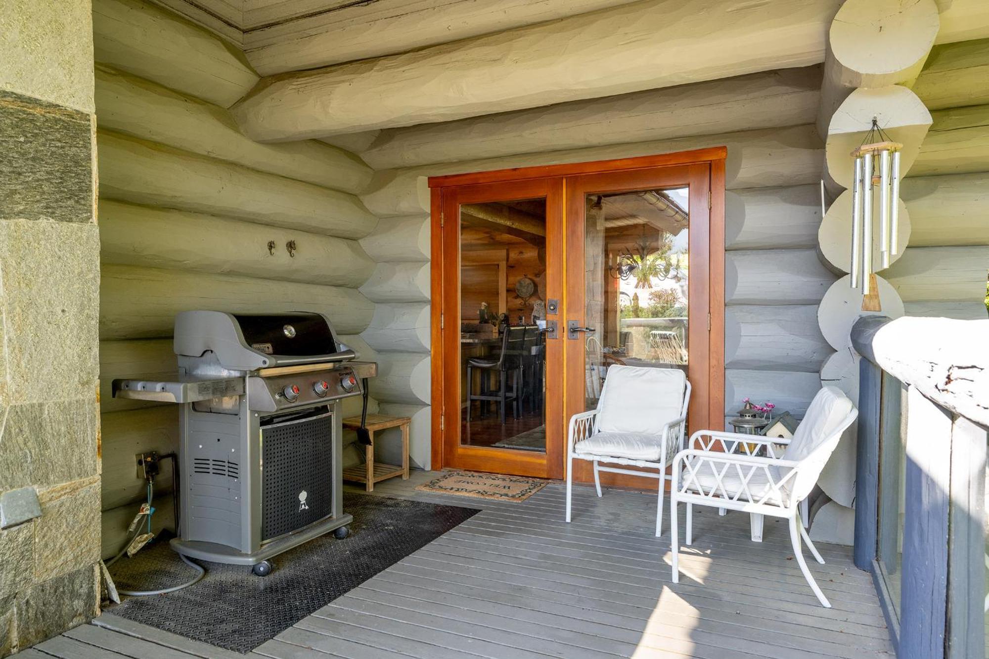 Beautiful 5 Bedroom Log Home With Spectacular Views ウィスラー エクステリア 写真