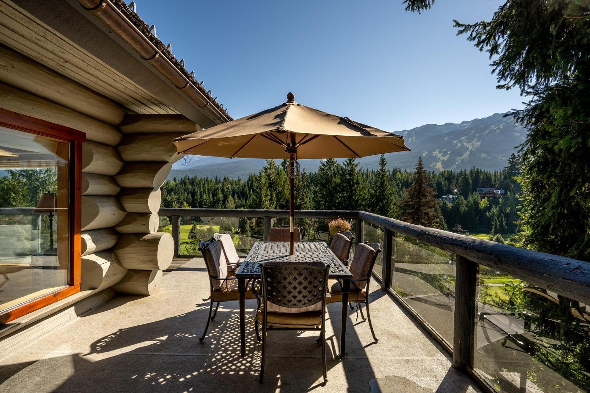 Beautiful 5 Bedroom Log Home With Spectacular Views ウィスラー エクステリア 写真